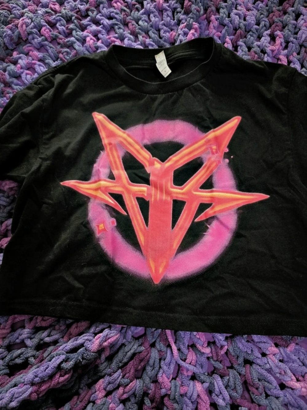 Black Veil Brides Graphic Crop Tee in Black & Pink Size Small